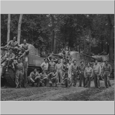 Michard's platoon, Bois de Boulogne. Click to zoom (268kb)