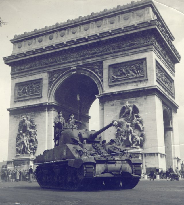 Montmirail à l'Arc de Triomphe. Click to zoom (1.2MB)